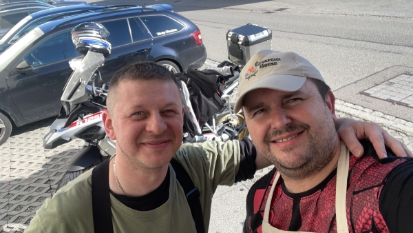 DA6A1CBC-DFE8-429A-B99F-2786C0151B73